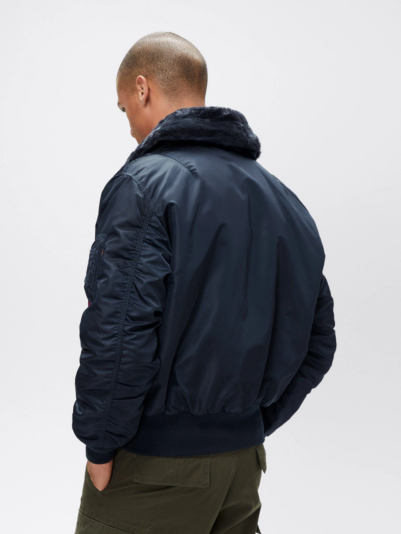 Куртки та дублянки Alpha Industries B-15 модель MJB23010C1_410 Куртки та дублянки Alpha Industries B-15 модель MJB23010C1_410 Фото