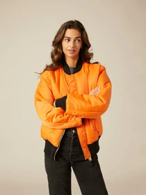 Куртки и дубленки Alpha Industries Ma-1 модель MJM21000C1_001 Фото