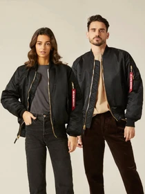 Куртки и дубленки Alpha Industries Ma-1 модель MJM21000C1_001 Фото