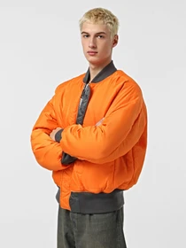 Куртки та дублянки Alpha Industries Ma-1 модель MJM21000C1_022 Фото