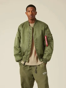 Куртки та дублянки Alpha Industries Ma-1 модель MJM21000C1_310 Фото