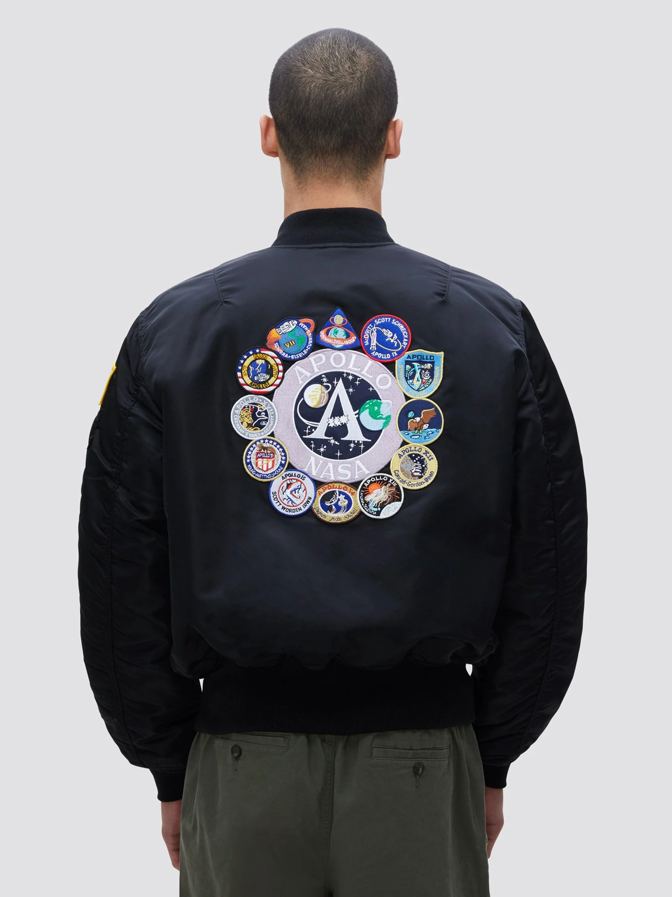 Куртки та дублянки Alpha Industries Apollo Ma-1 модель MJM21097C1_001 Куртки та дублянки Alpha Industries Apollo Ma-1 модель MJM21097C1_001 Фото