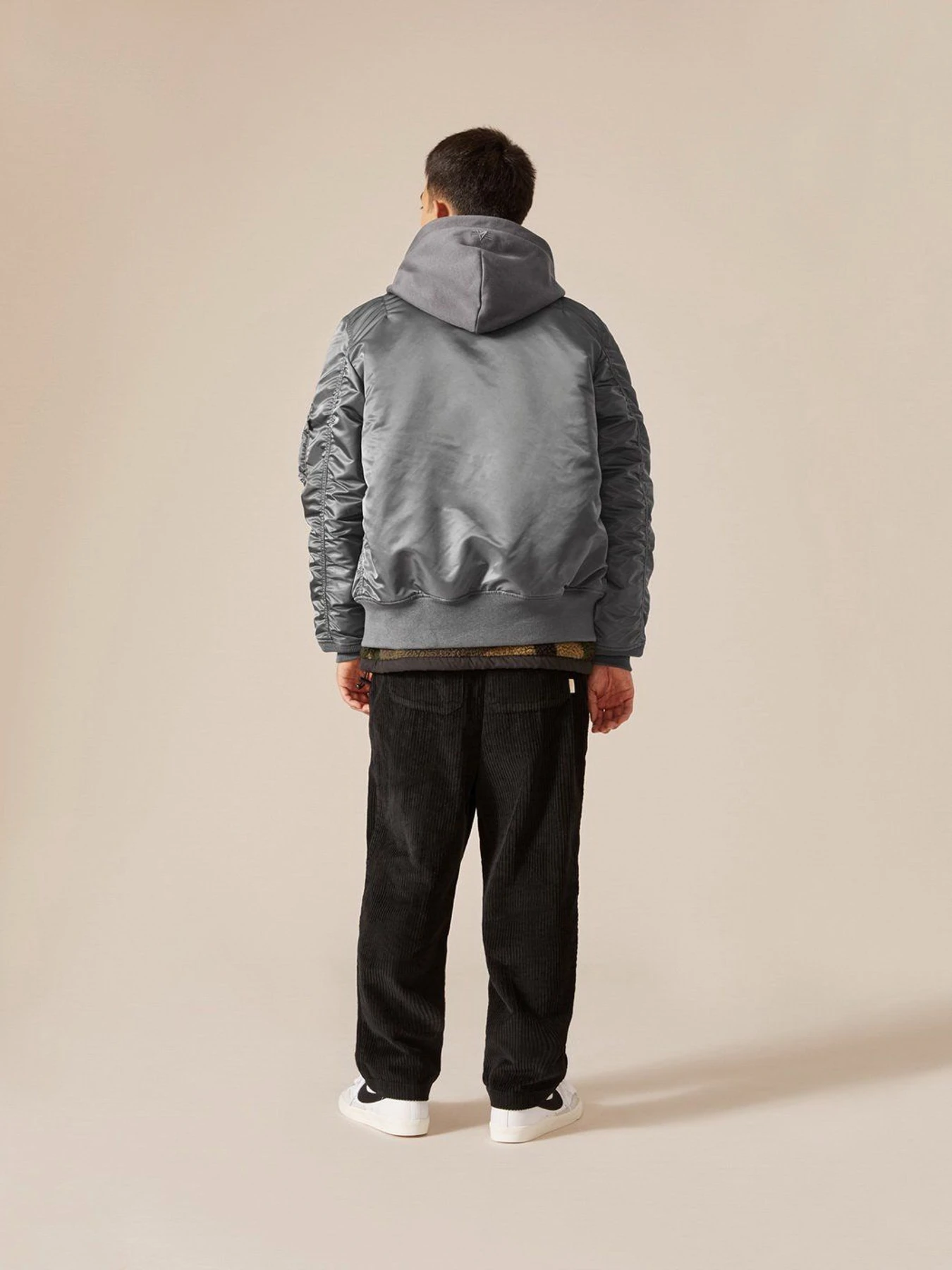 Куртки и дубленки Alpha Industries MA-1 NATUS модель MJM47506C1_022 Фото