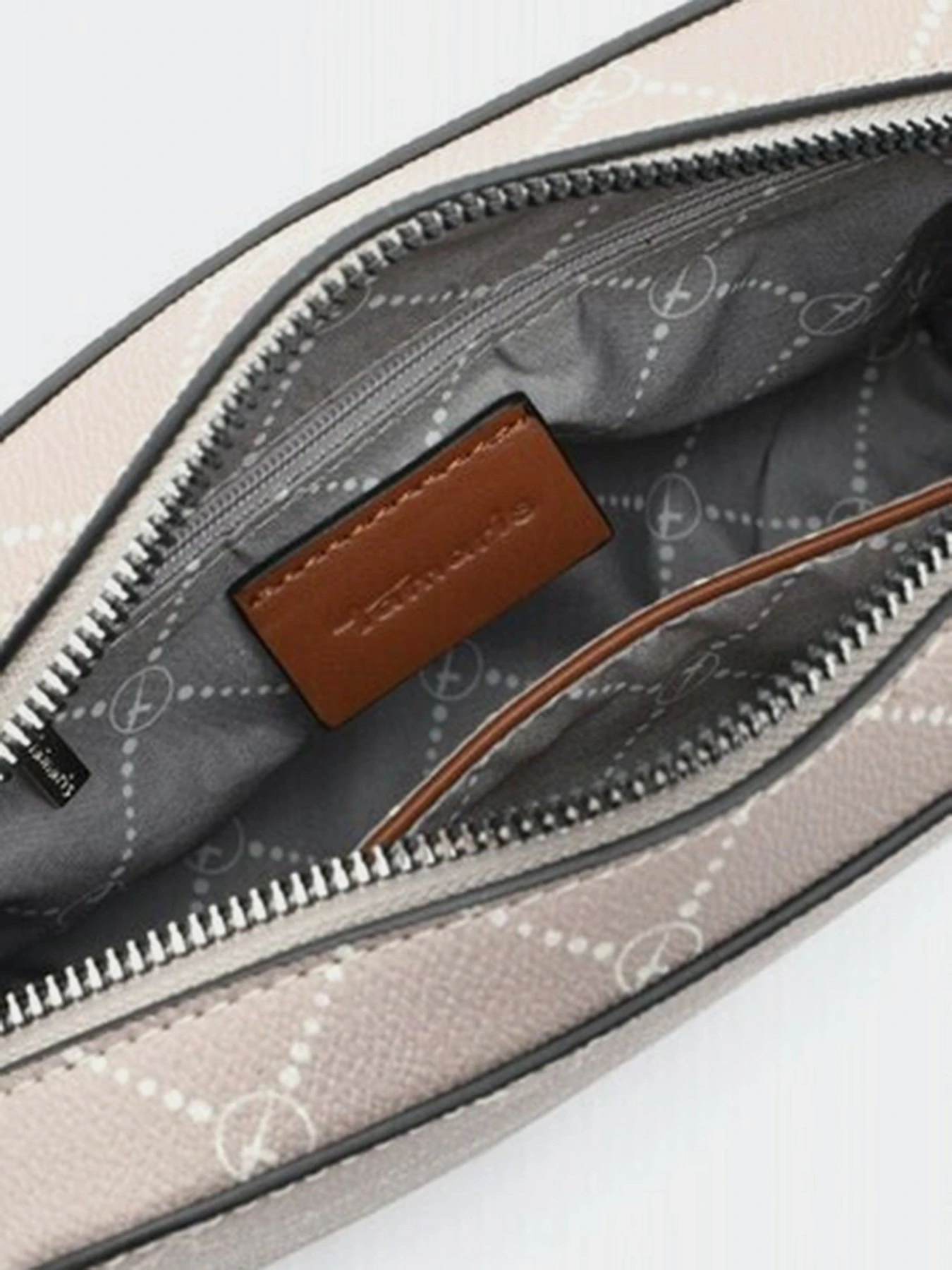 Сумки Tamaris модель 30101-900 Сумки Tamaris модель 30101-900 Фото