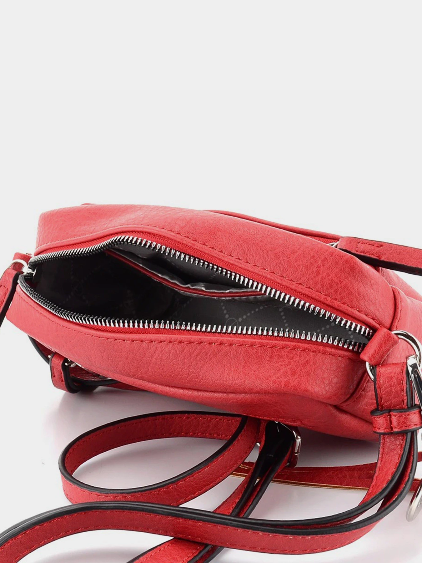 Сумки Tamaris модель 30472-600 Сумки Tamaris модель 30472-600 Фото