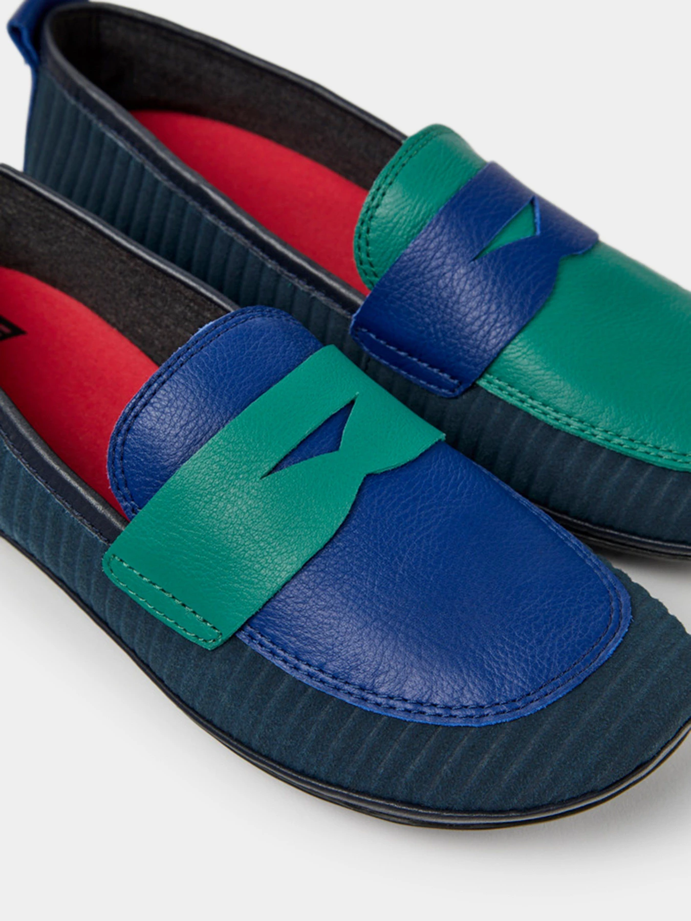 Туфли и лоферы Camper Twins модель K201421-001 Фото