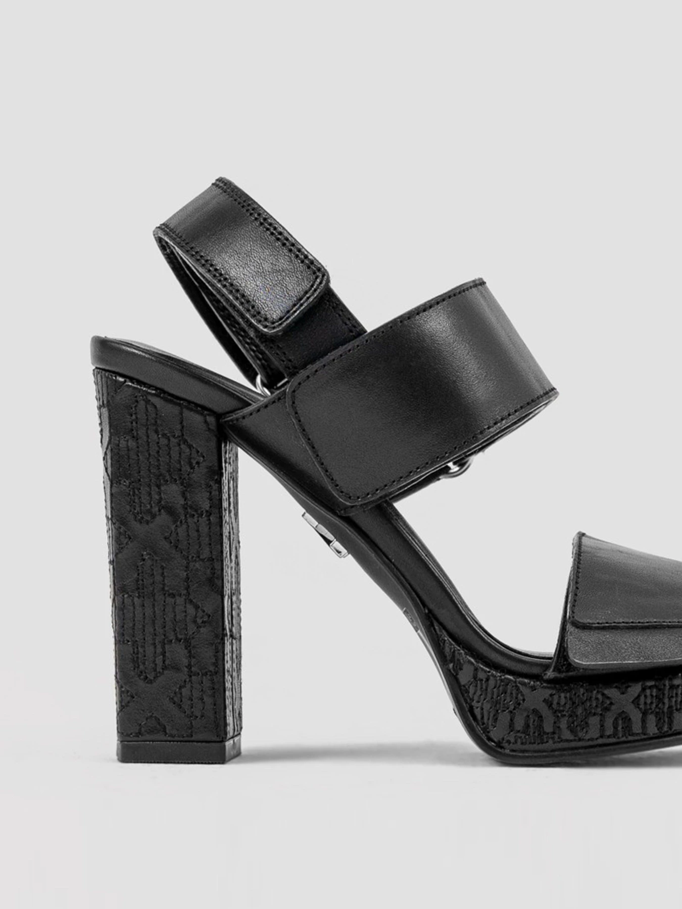 Босоніжки Bronx New-Renee модель 84922-GE-01 Босоніжки Bronx New-Renee модель 84922-GE-01 Фото