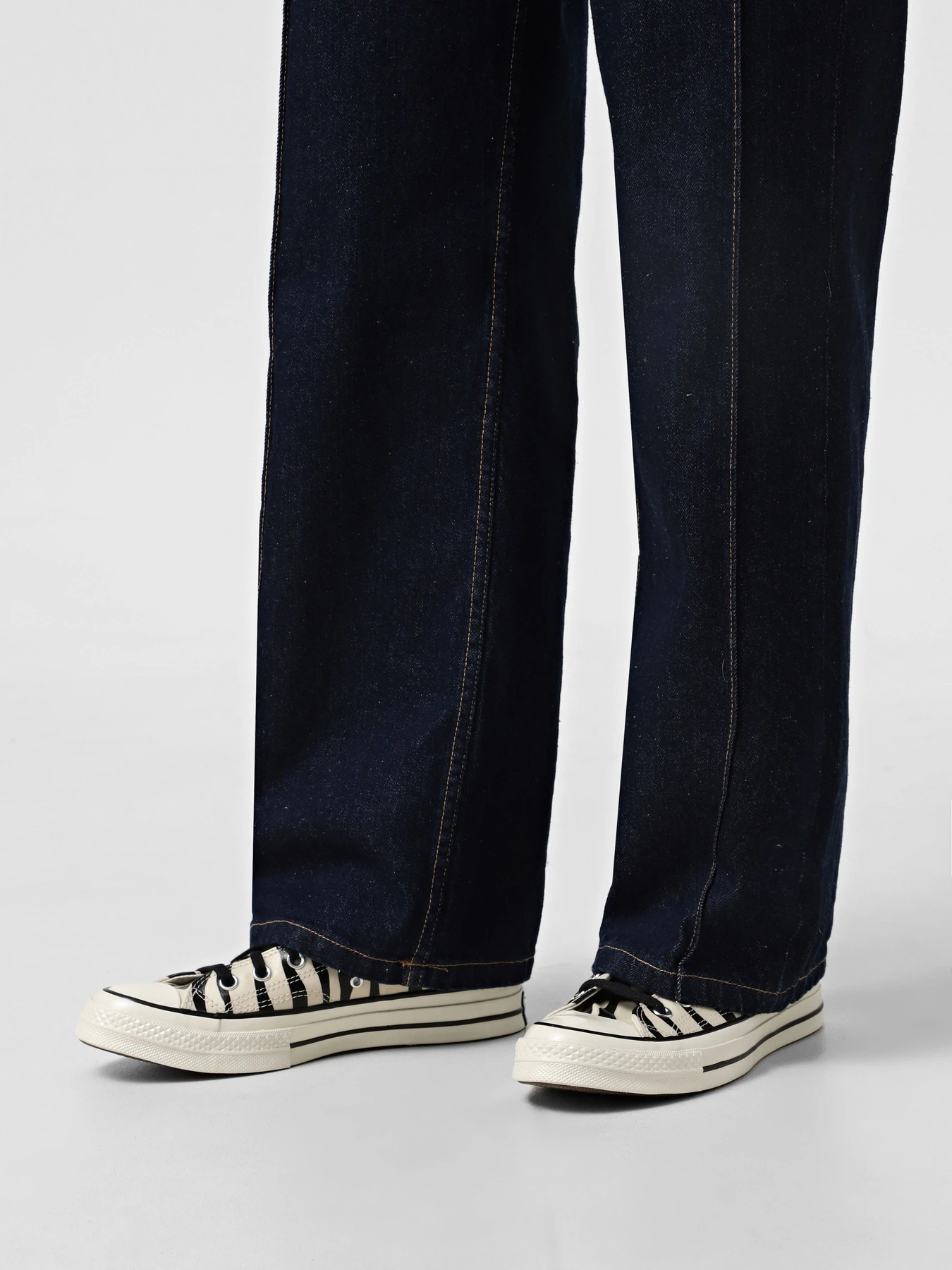 Кеды CONVERSE CHUCK 70 OX модель A13438C Кеды CONVERSE CHUCK 70 OX модель A13438C Фото