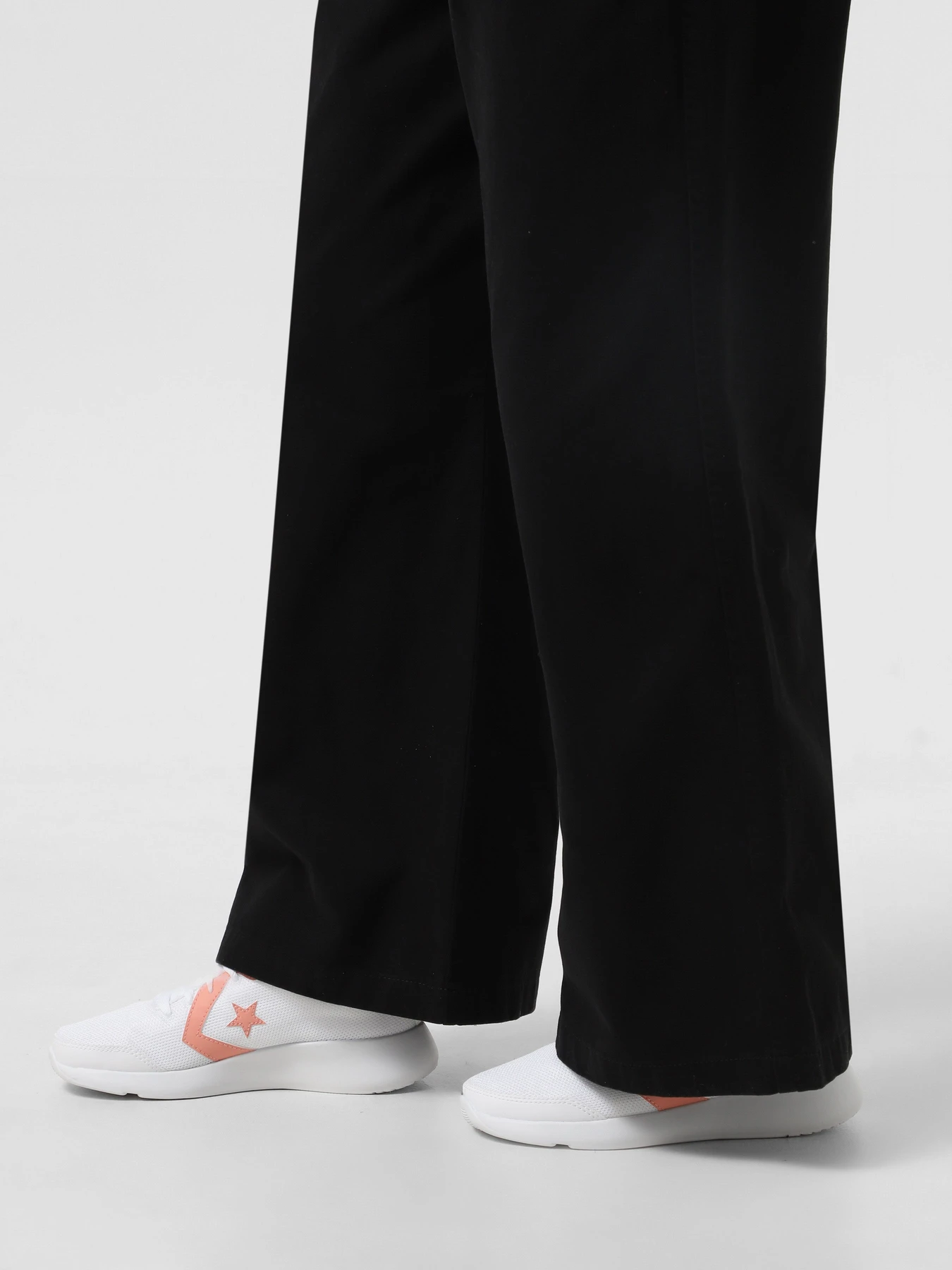 Кросівки CONVERSE DAY ONE TRAINER OX модель A15633C Фото