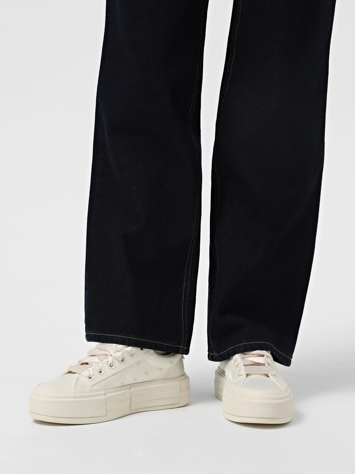 Кеди CONVERSE CHUCK TAYLOR ALL STAR CRUISE T модель A14212C Кеди CONVERSE CHUCK TAYLOR ALL STAR CRUISE T модель A14212C Фото