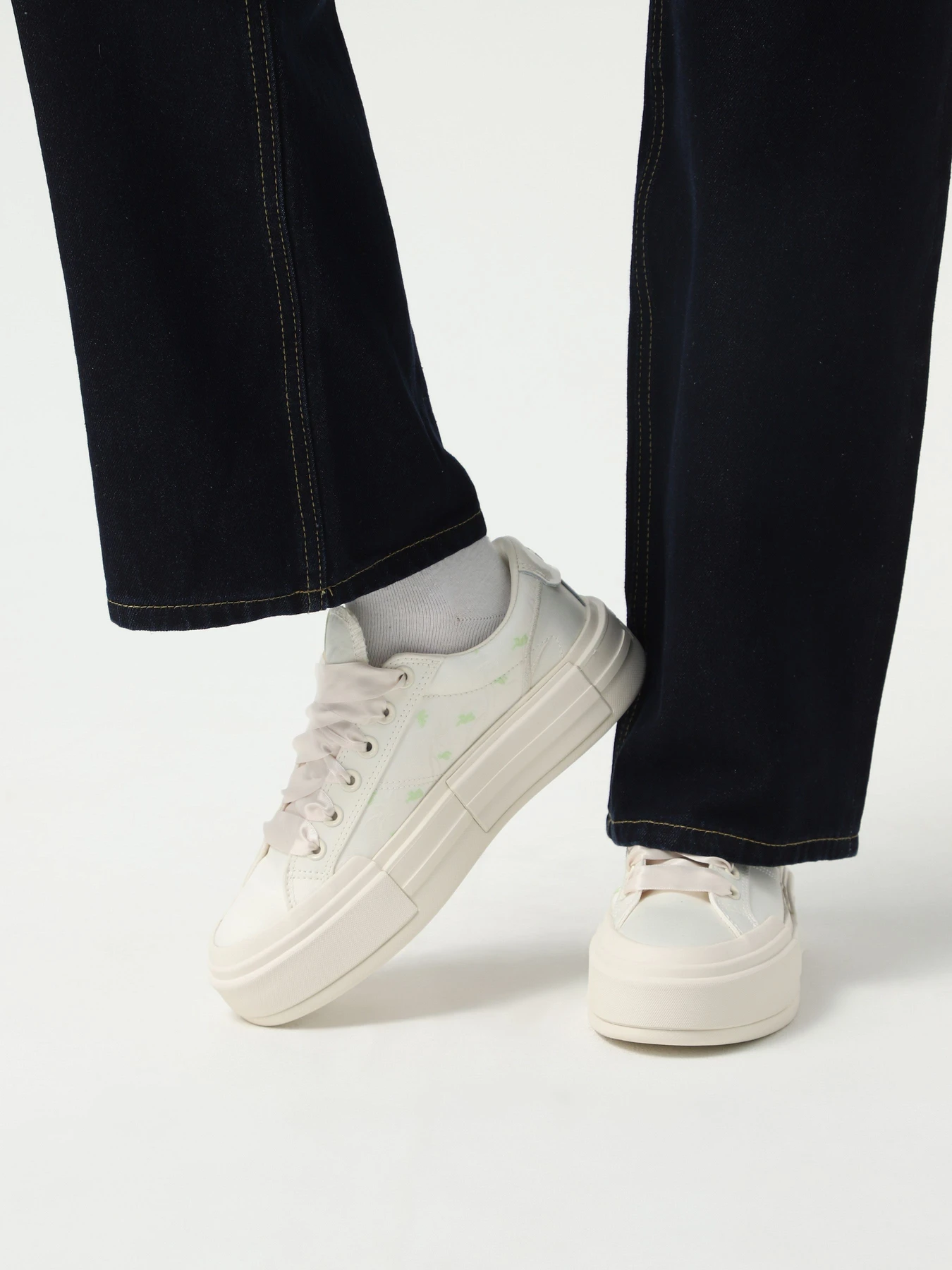 Кеди CONVERSE CHUCK TAYLOR ALL STAR CRUISE T модель A14212C Кеди CONVERSE CHUCK TAYLOR ALL STAR CRUISE T модель A14212C Фото