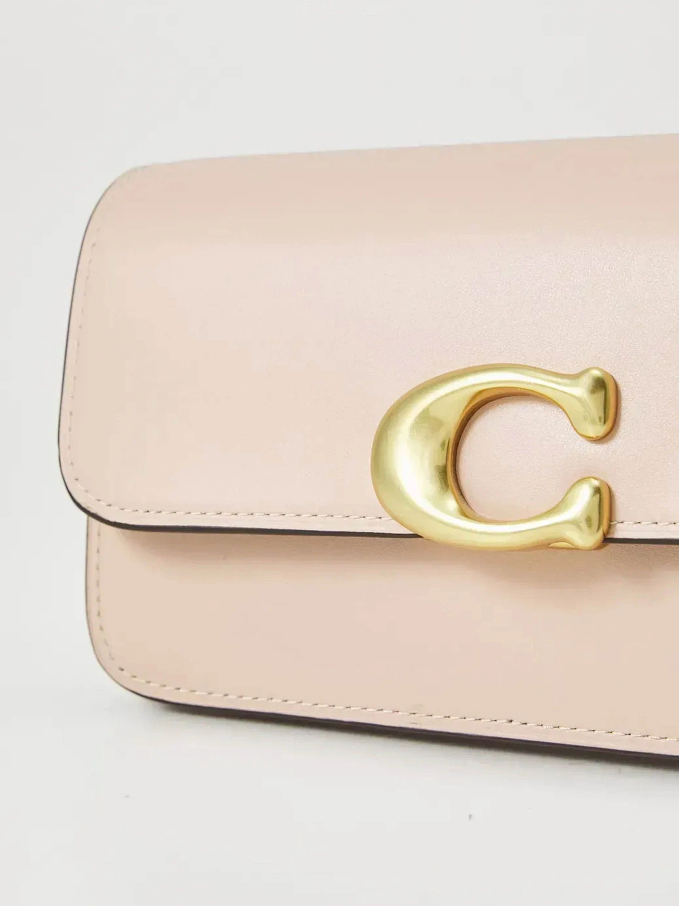 Сумки Coach модель CAM18B4CRM Сумки Coach модель CAM18B4CRM Фото