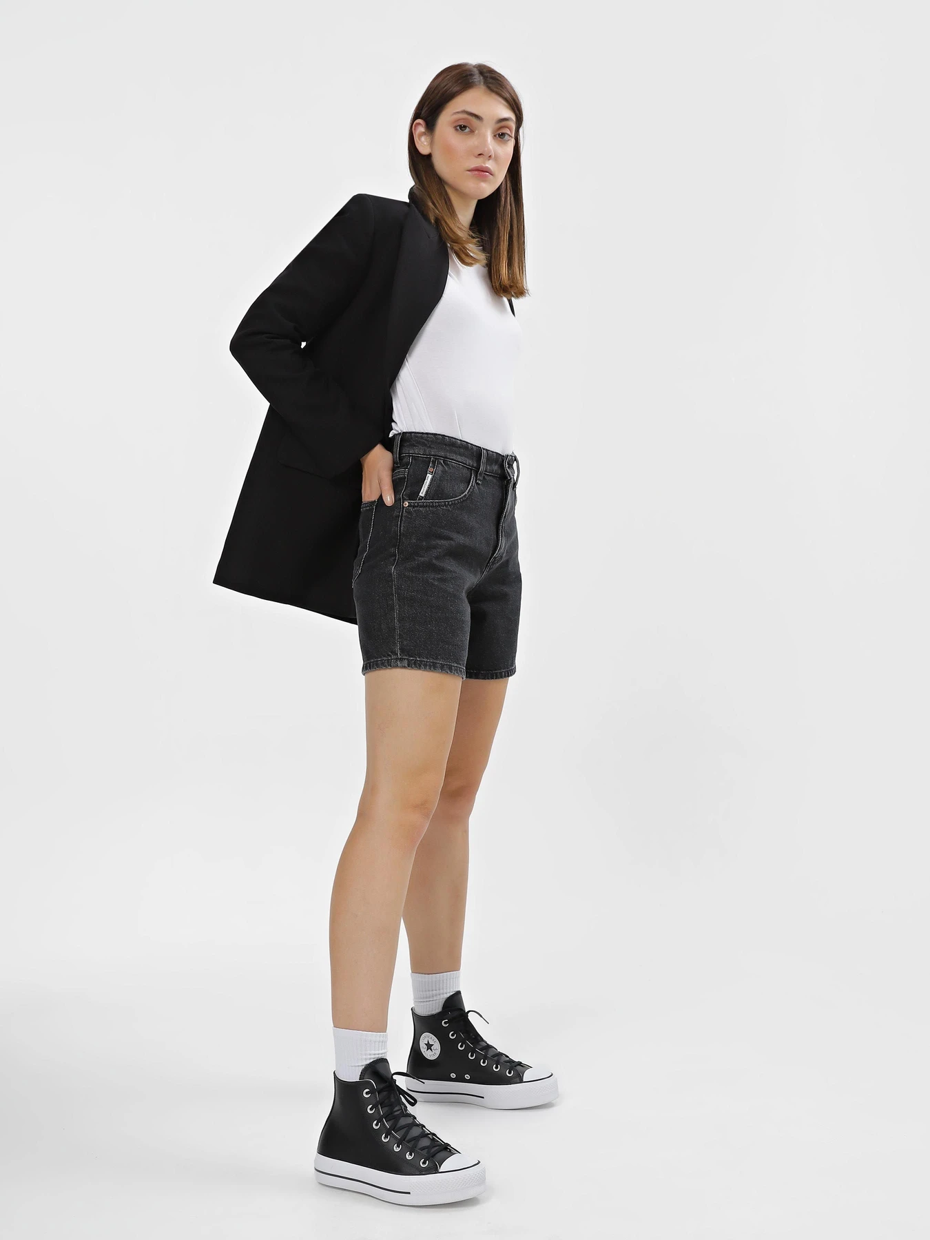 Кеди CONVERSE CHUCK TAYLOR ALL STAR LIFT LEA модель 561675C Кеди CONVERSE CHUCK TAYLOR ALL STAR LIFT LEA модель 561675C Фото