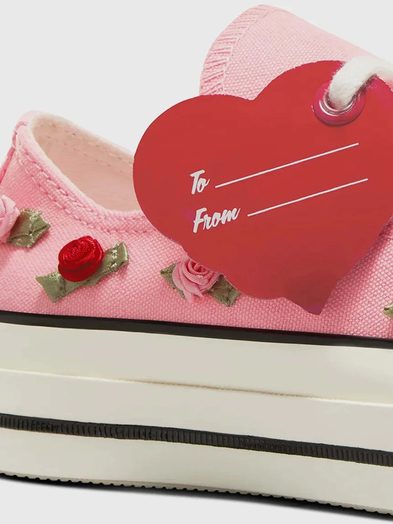 Кеди CONVERSE CHUCK 70 VALENTINE'S DAY модель A13649C Кеди CONVERSE CHUCK 70 VALENTINE'S DAY модель A13649C Фото