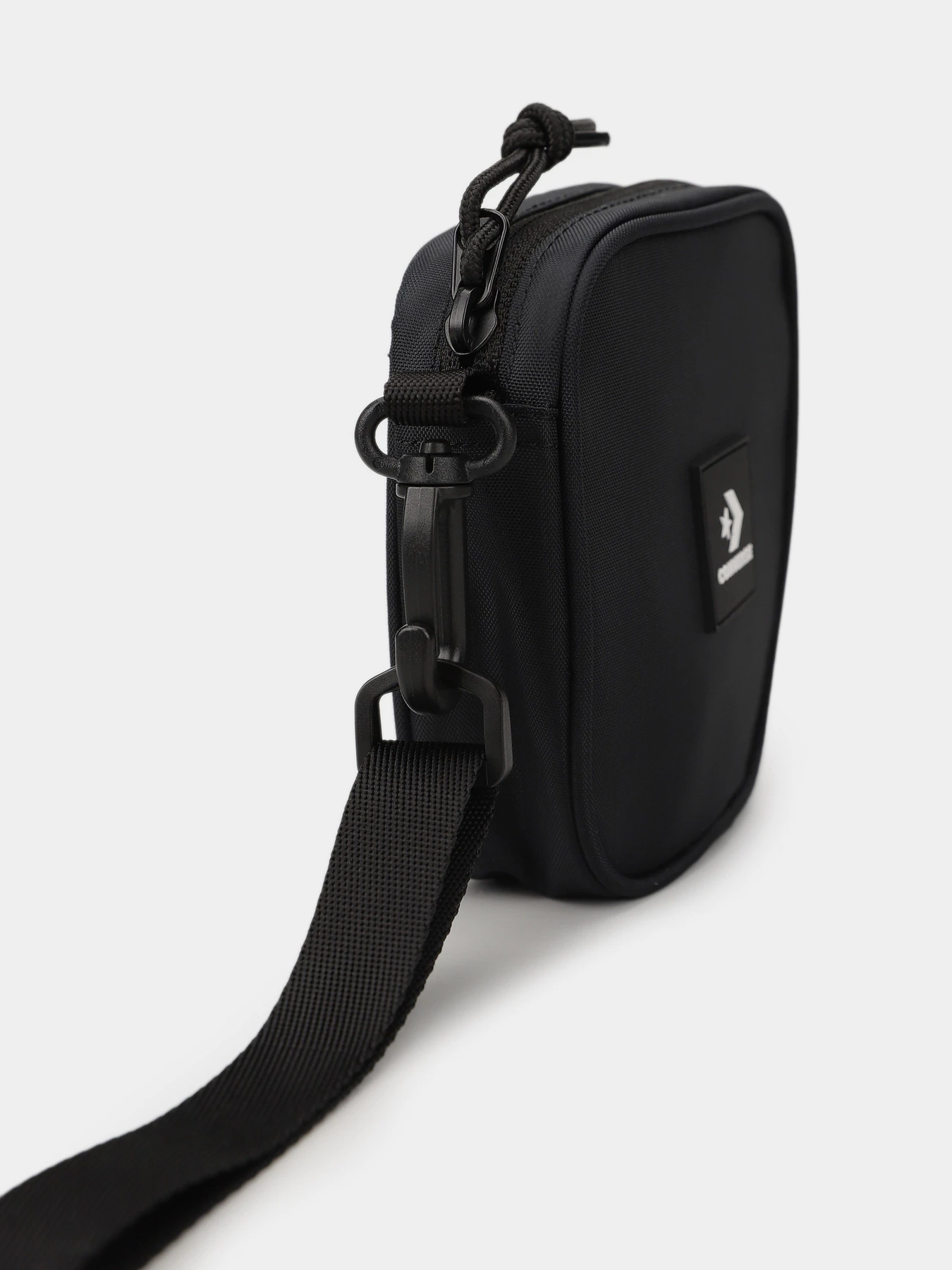 Сумки CONVERSE FLOATING POCKET POUCH модель 10027679-001 Сумки CONVERSE FLOATING POCKET POUCH модель 10027679-001 Фото