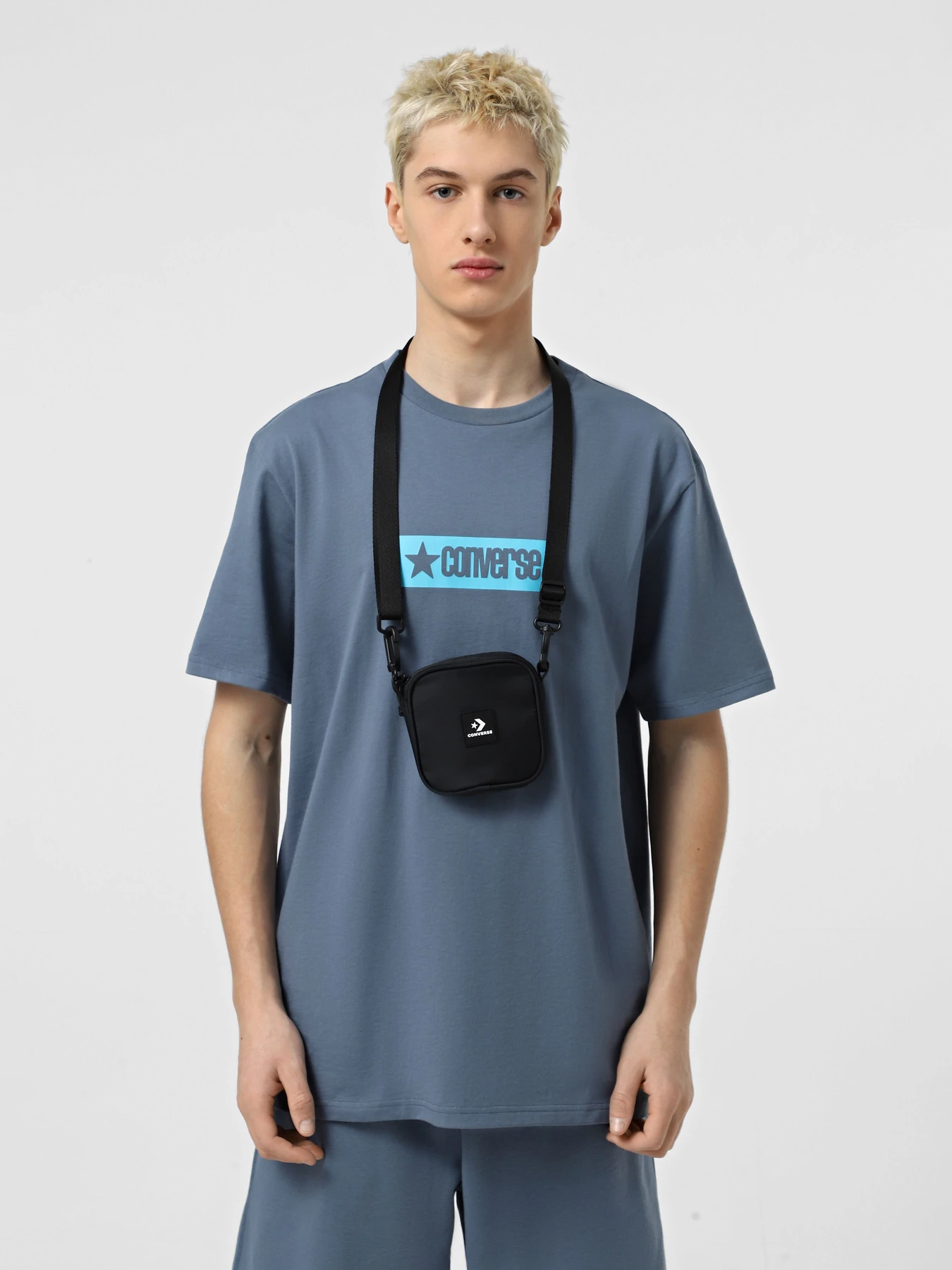 Сумки CONVERSE FLOATING POCKET POUCH модель 10027679-001 Сумки CONVERSE FLOATING POCKET POUCH модель 10027679-001 Фото