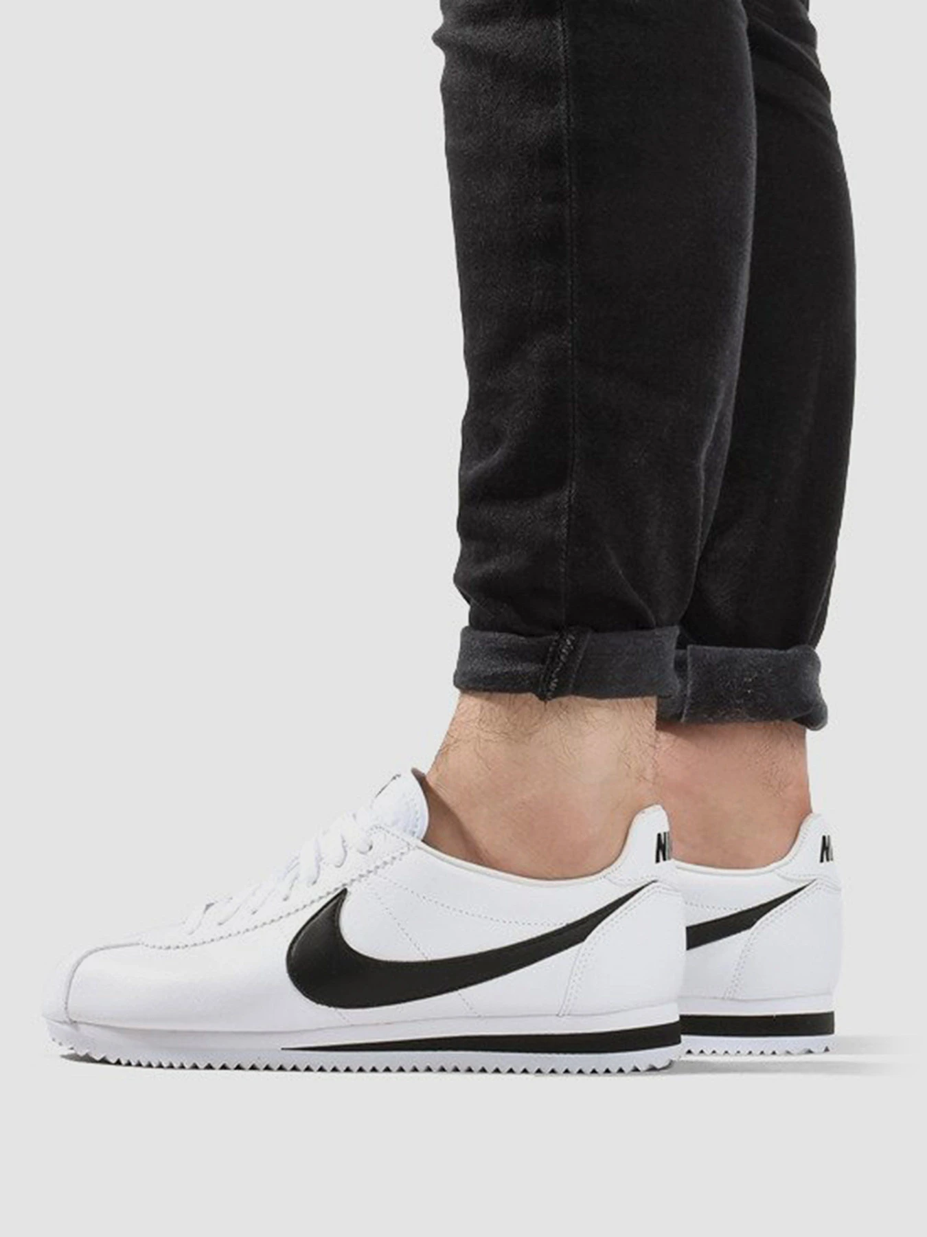 Кроссовки NIKE Classic Cortez Leather модель 749571-100 Кроссовки NIKE Classic Cortez Leather модель 749571-100 Фото