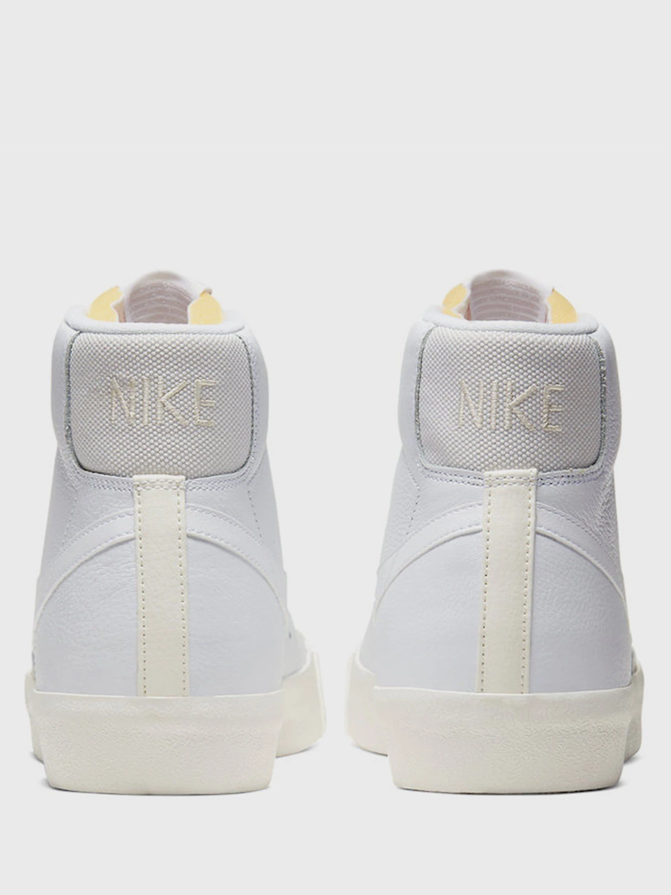 Кеды NIKE Blazer Mid Vintage '77 модель CW7583-100 Кеды NIKE Blazer Mid Vintage '77 модель CW7583-100 Фото