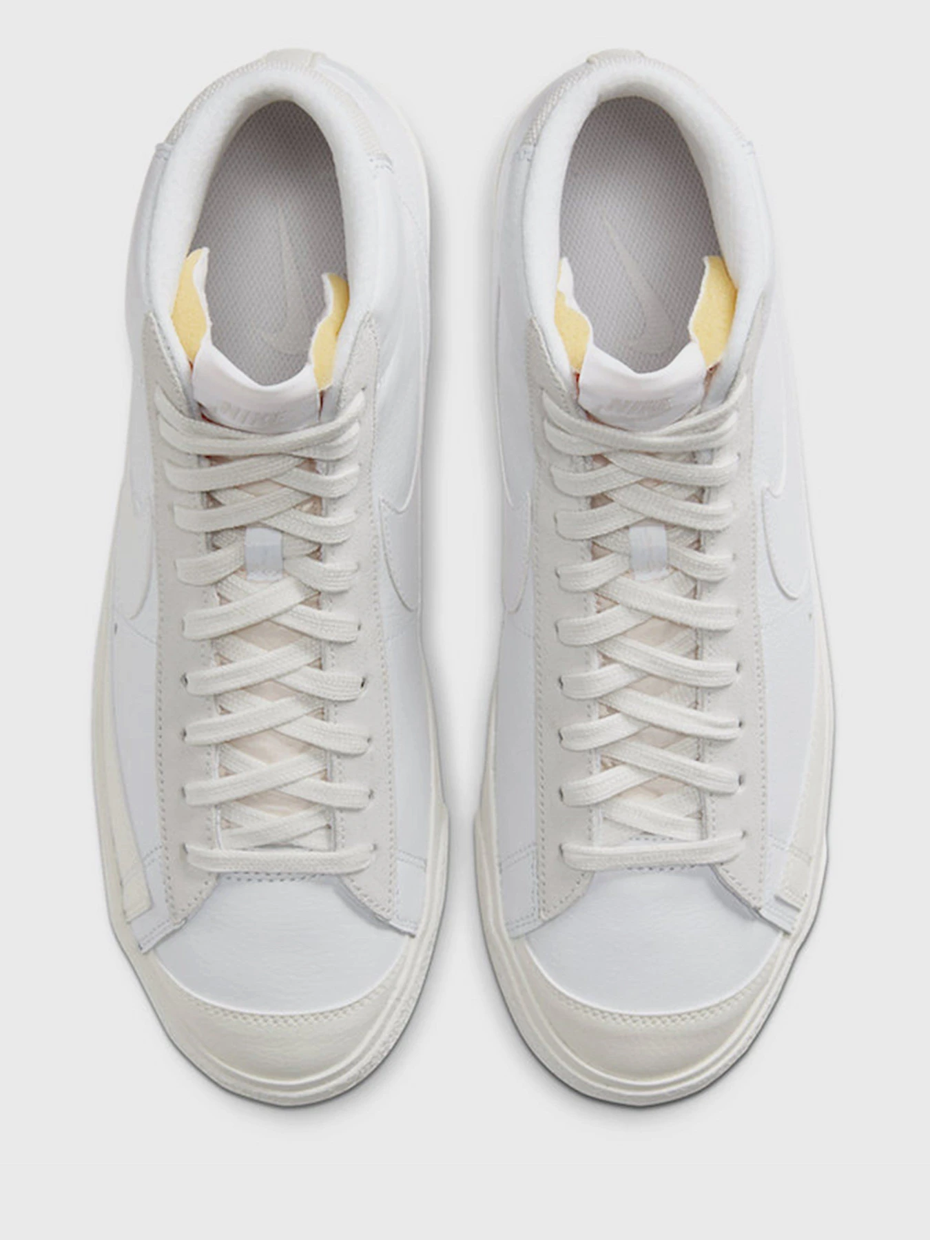 Кеды NIKE Blazer Mid Vintage '77 модель CW7583-100 Кеды NIKE Blazer Mid Vintage '77 модель CW7583-100 Фото