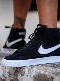 Кеды NIKE BLAZER MID 77 SUEDE модель CI1172-005 Фото