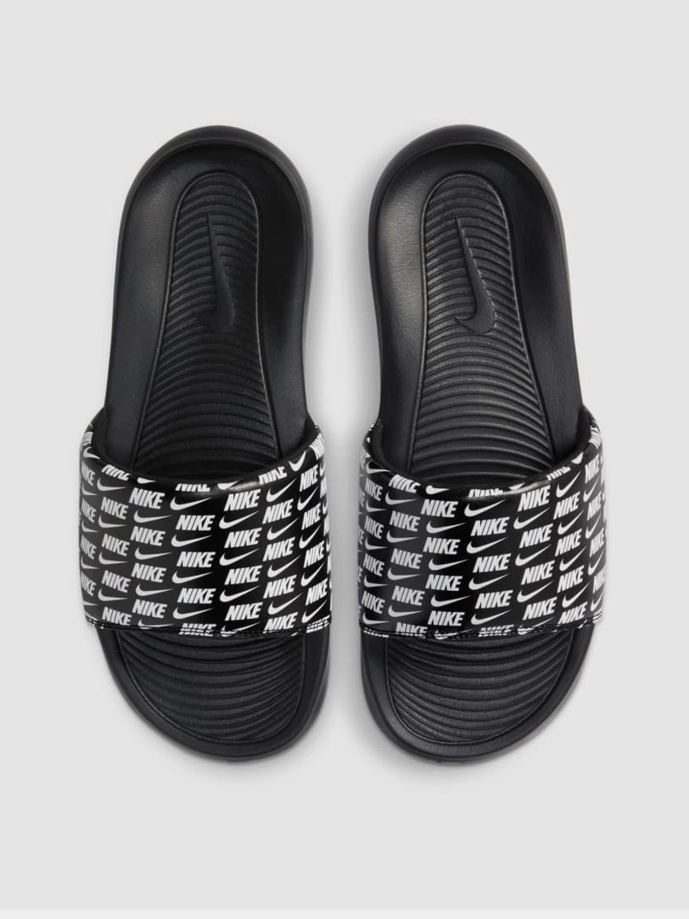 Шлёпанцы NIKE VICTORI ONE модель CN9678-006 Шлёпанцы NIKE VICTORI ONE модель CN9678-006 Фото