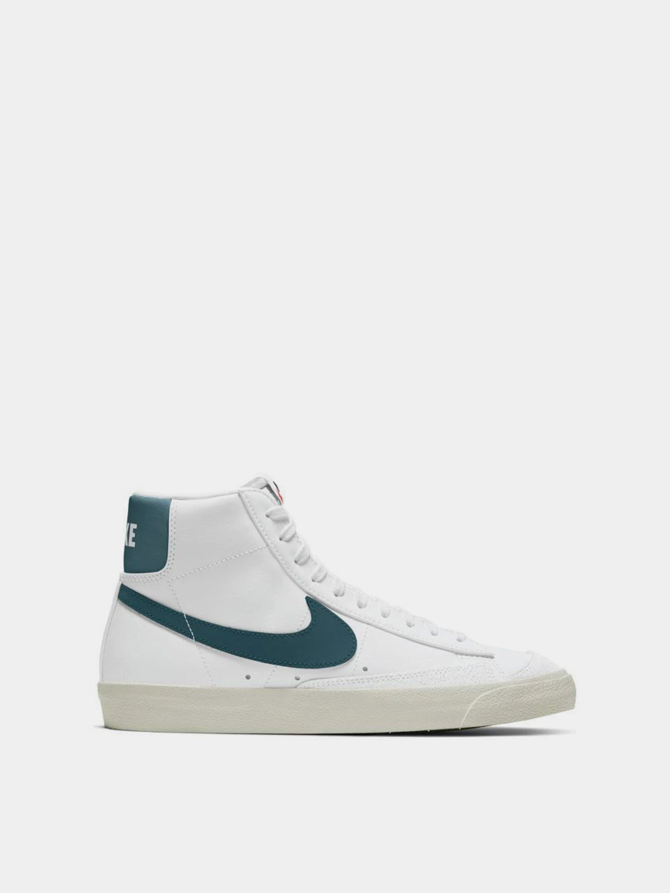 Кеди NIKE Blazer Mid 77 модель BQ6806-112 Кеди NIKE Blazer Mid 77 модель BQ6806-112 Фото