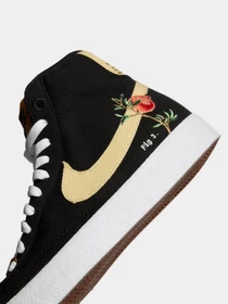 Кеды NIKE Blazer Mid 77 Pomegranate модель CI1166-001 Фото