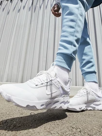 Кроссовки NIKE React Live модель CV1772-101 Фото
