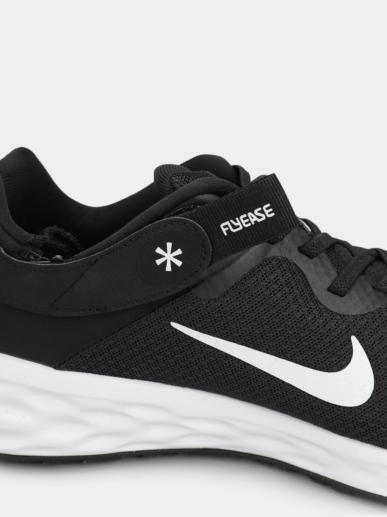 Кроссовки NIKE REVOLUTION 6 FLYEASE NN модель DC8992-003 Фото