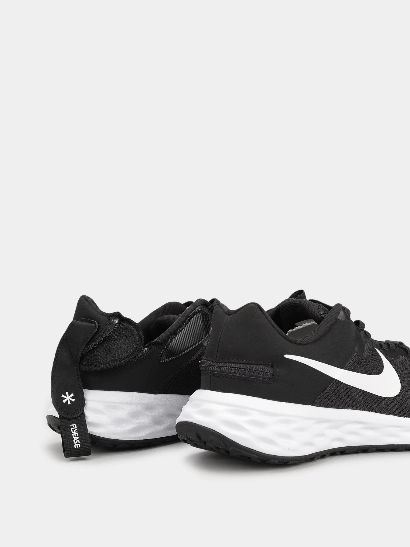 Кроссовки NIKE REVOLUTION 6 FLYEASE NN модель DC8992-003 Фото