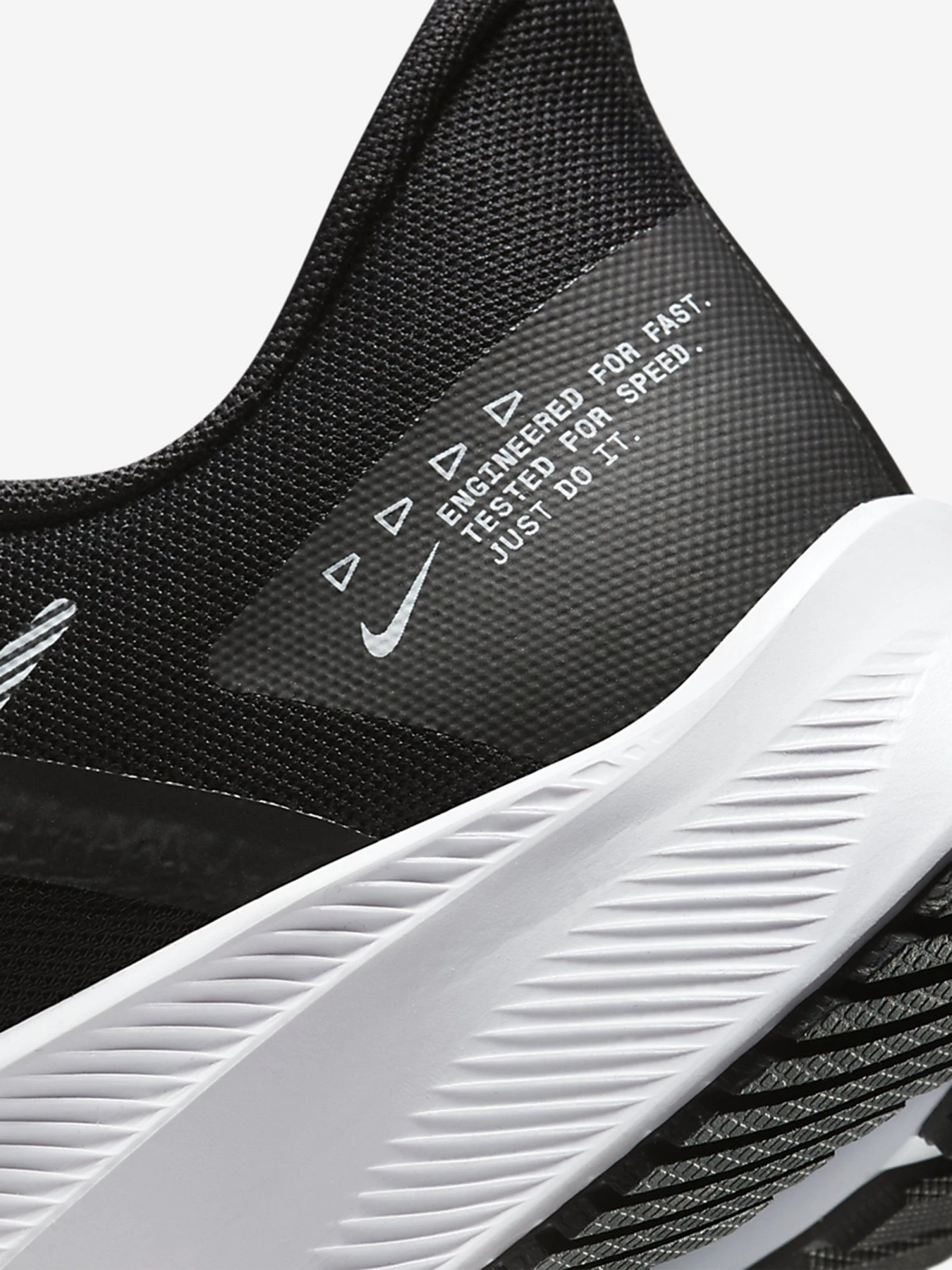 Кроссовки NIKE Quest 4 модель DA1105-006 Кроссовки NIKE Quest 4 модель DA1105-006 Фото