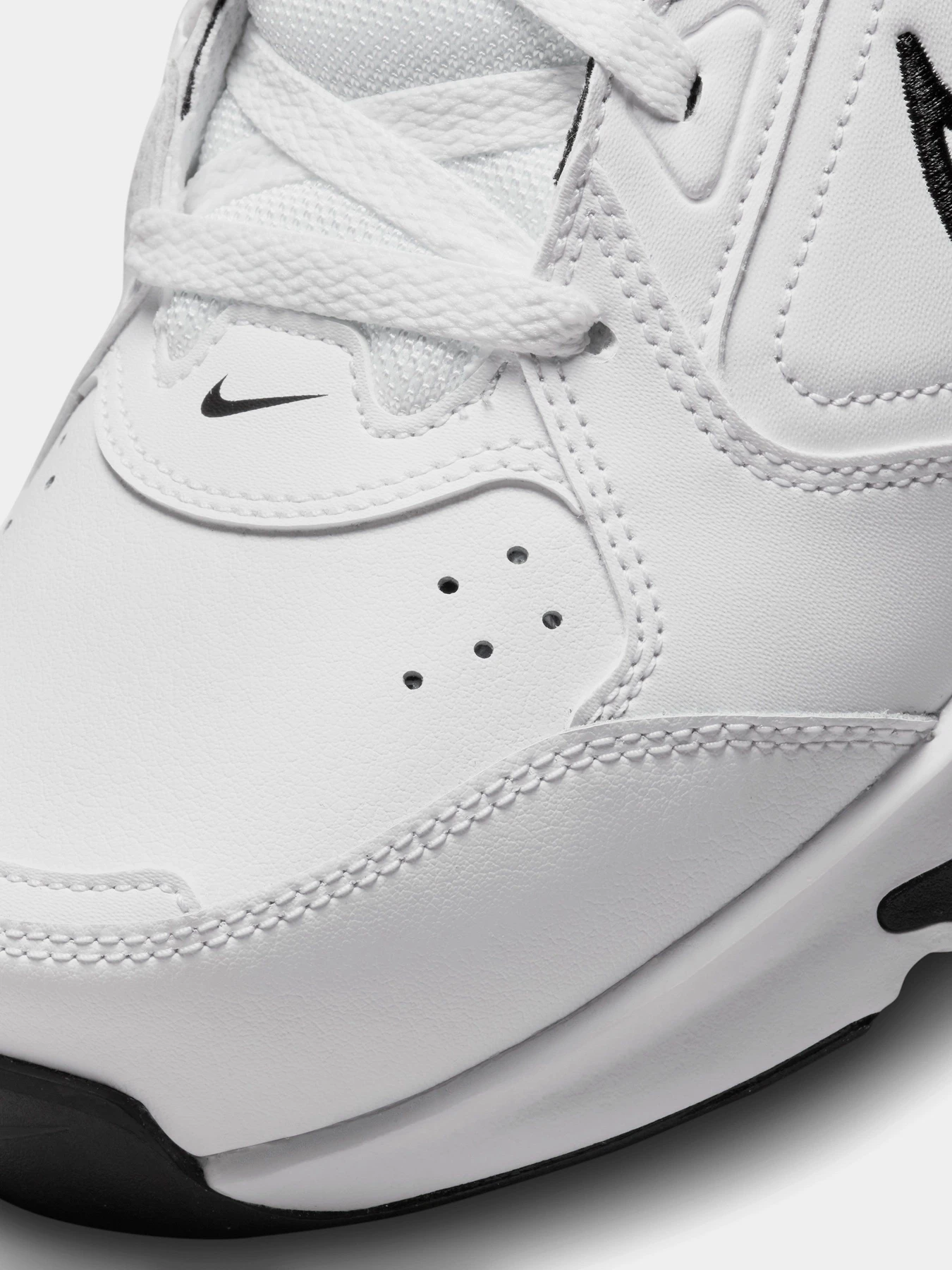 Кроссовки NIKE Defy All Day модель DM7564-100 Кроссовки NIKE Defy All Day модель DM7564-100 Фото