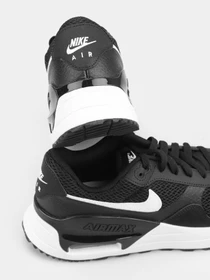 Кроссовки NIKE Air Max модель DM9537-001 Фото
