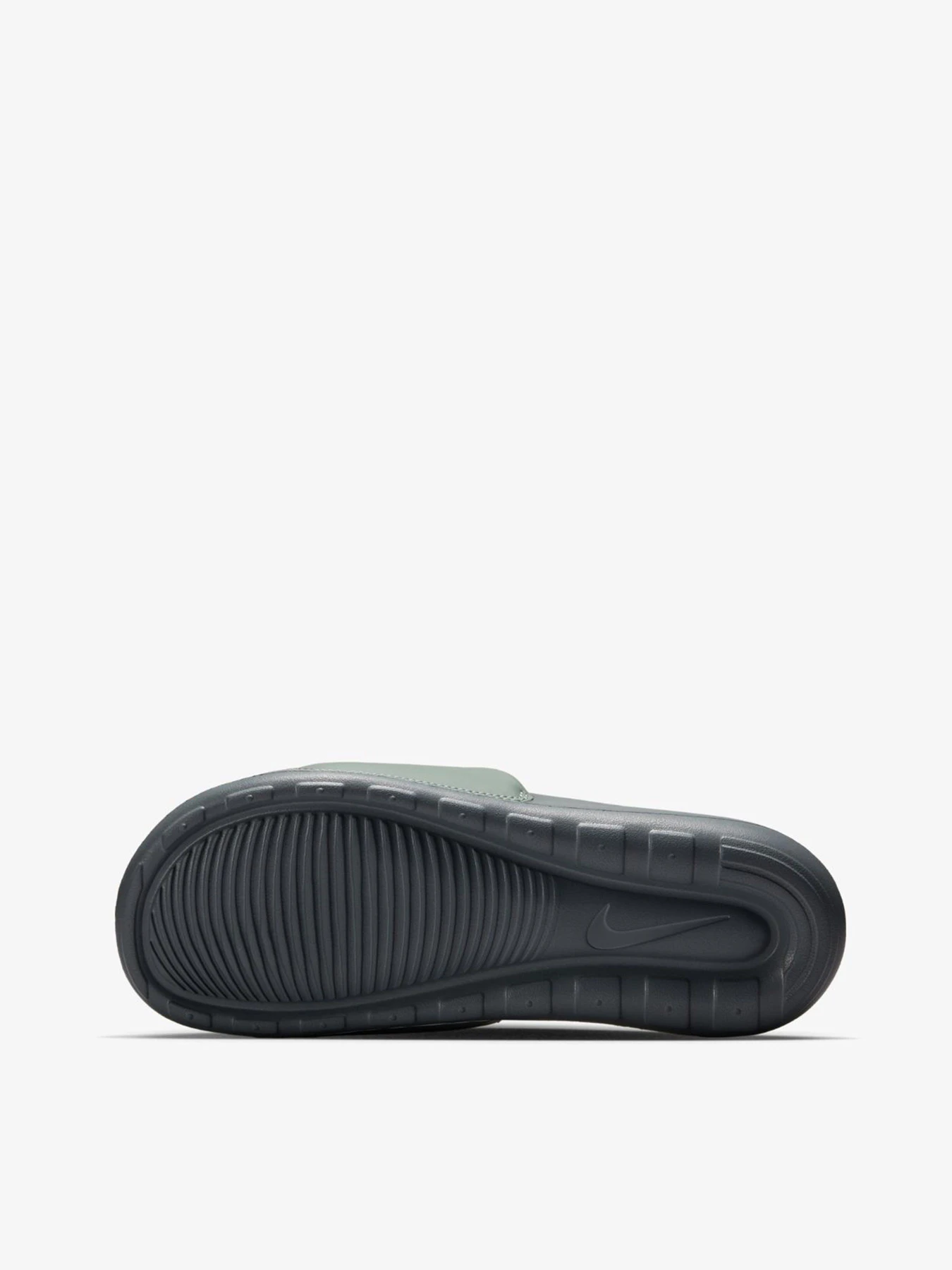 Шлёпанцы NIKE Victori One Slide модель CN9675-301 Шлёпанцы NIKE Victori One Slide модель CN9675-301 Фото