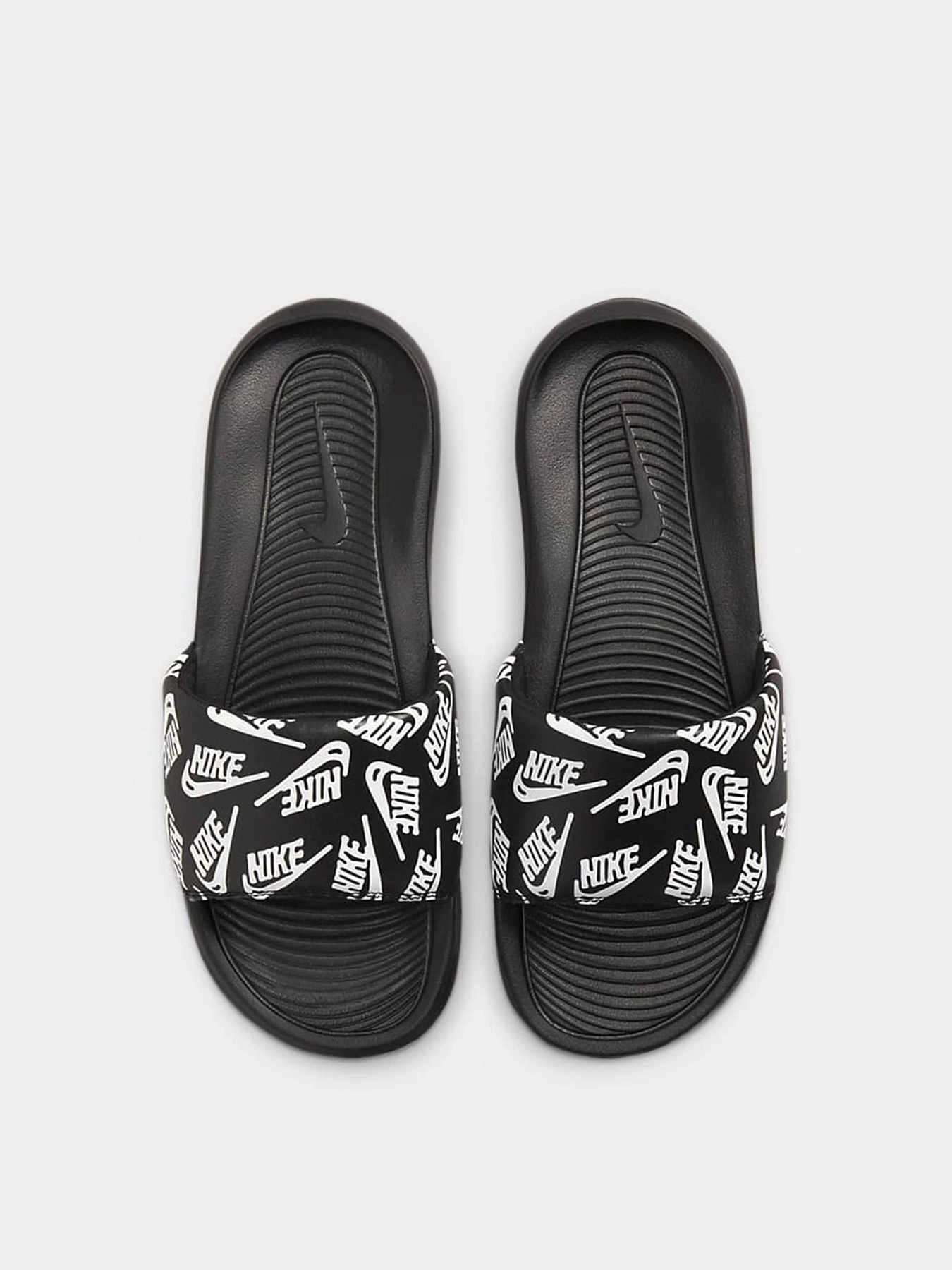 Шлёпанцы NIKE Victori One модель CN9678-008 Шлёпанцы NIKE Victori One модель CN9678-008 Фото