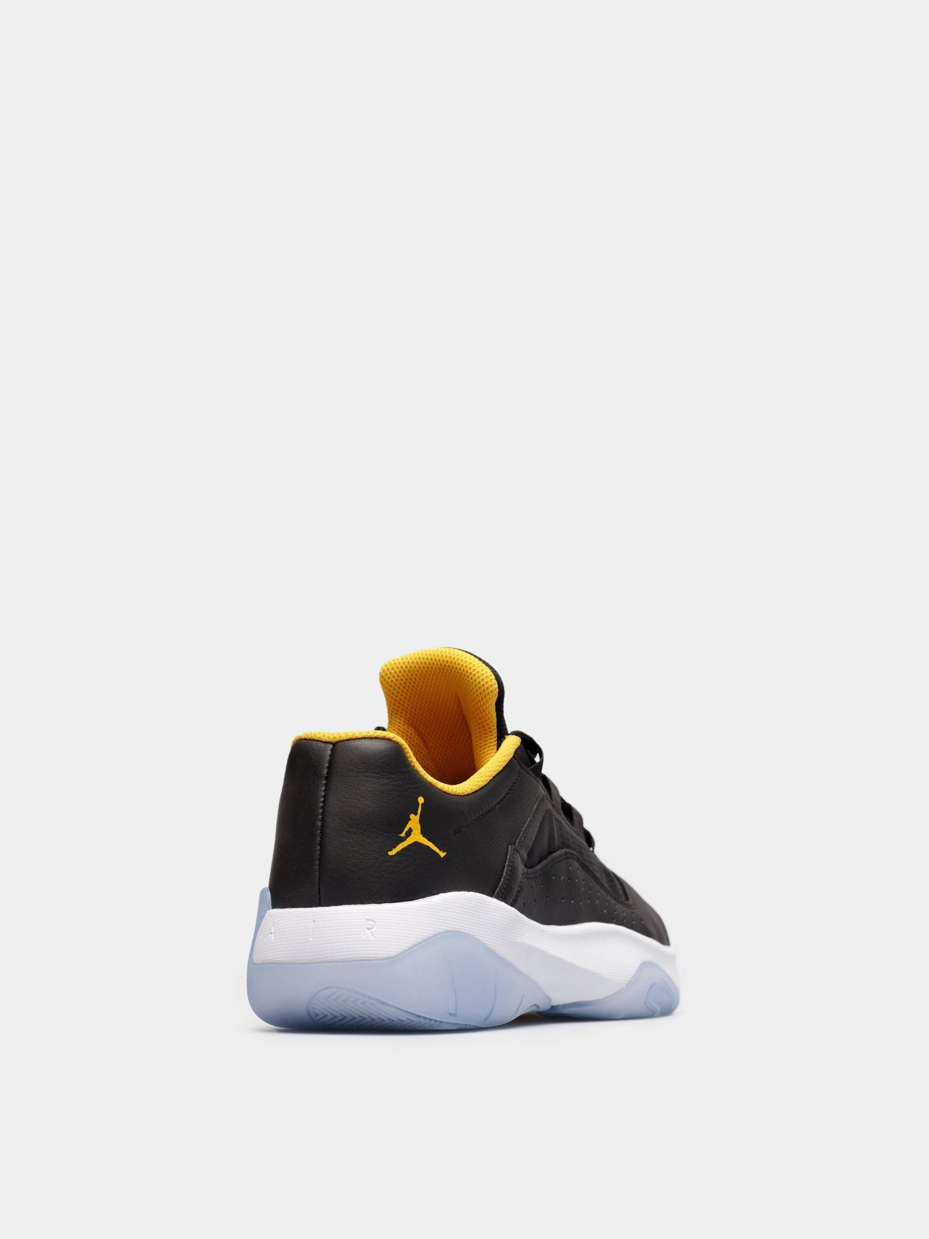 Кроссовки NIKE Air Jordan 11 CMFT модель CW0784-071 Фото