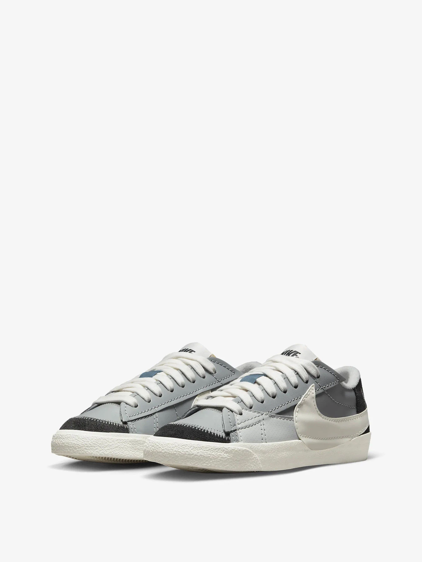 Кеди NIKE Blazer Low '77 Jumbo SE модель FJ5467-077 Кеди NIKE Blazer Low '77 Jumbo SE модель FJ5467-077 Фото