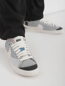 Кеди NIKE Blazer Low '77 Jumbo SE модель FJ5467-077 Фото