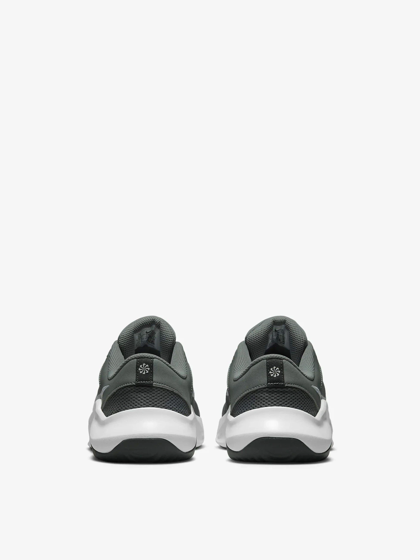 Кроссовки NIKE Legend Essential 4 модель DM1120-002 Кроссовки NIKE Legend Essential 4 модель DM1120-002 Фото