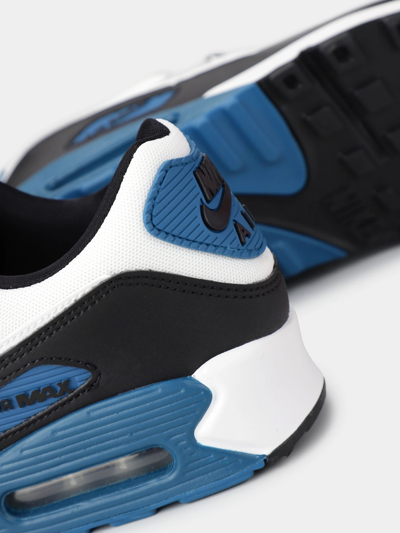 Кроссовки NIKE Air Max 90 модель FB9658-002 Кроссовки NIKE Air Max 90 модель FB9658-002 Фото