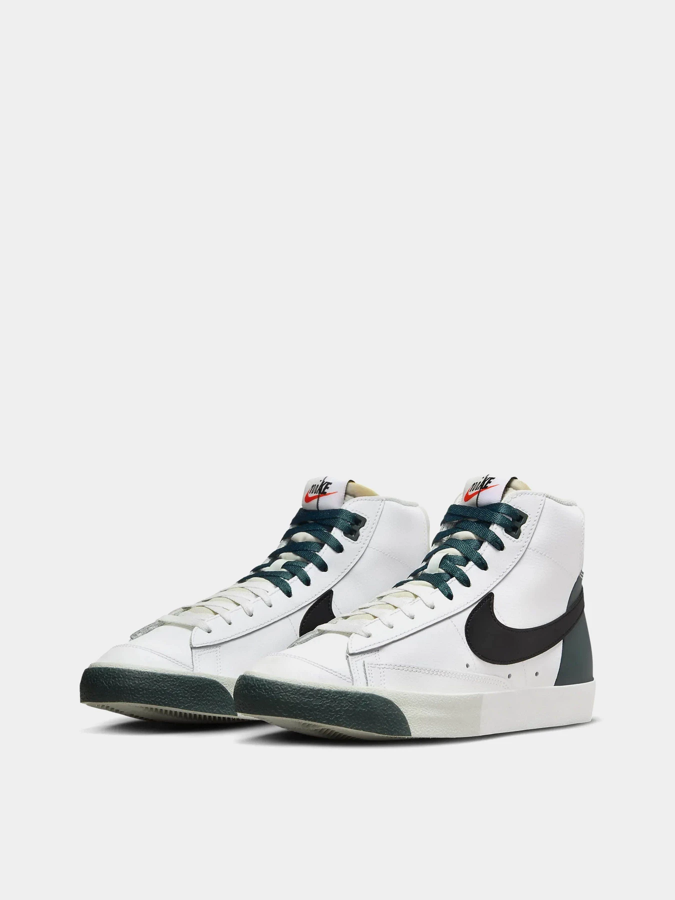 Кеды NIKE Blazer Mid 77 Premium модель FB8889-100 Кеды NIKE Blazer Mid 77 Premium модель FB8889-100 Фото