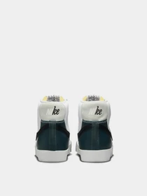 Кеды NIKE Blazer Mid 77 Premium модель FB8889-100 Фото