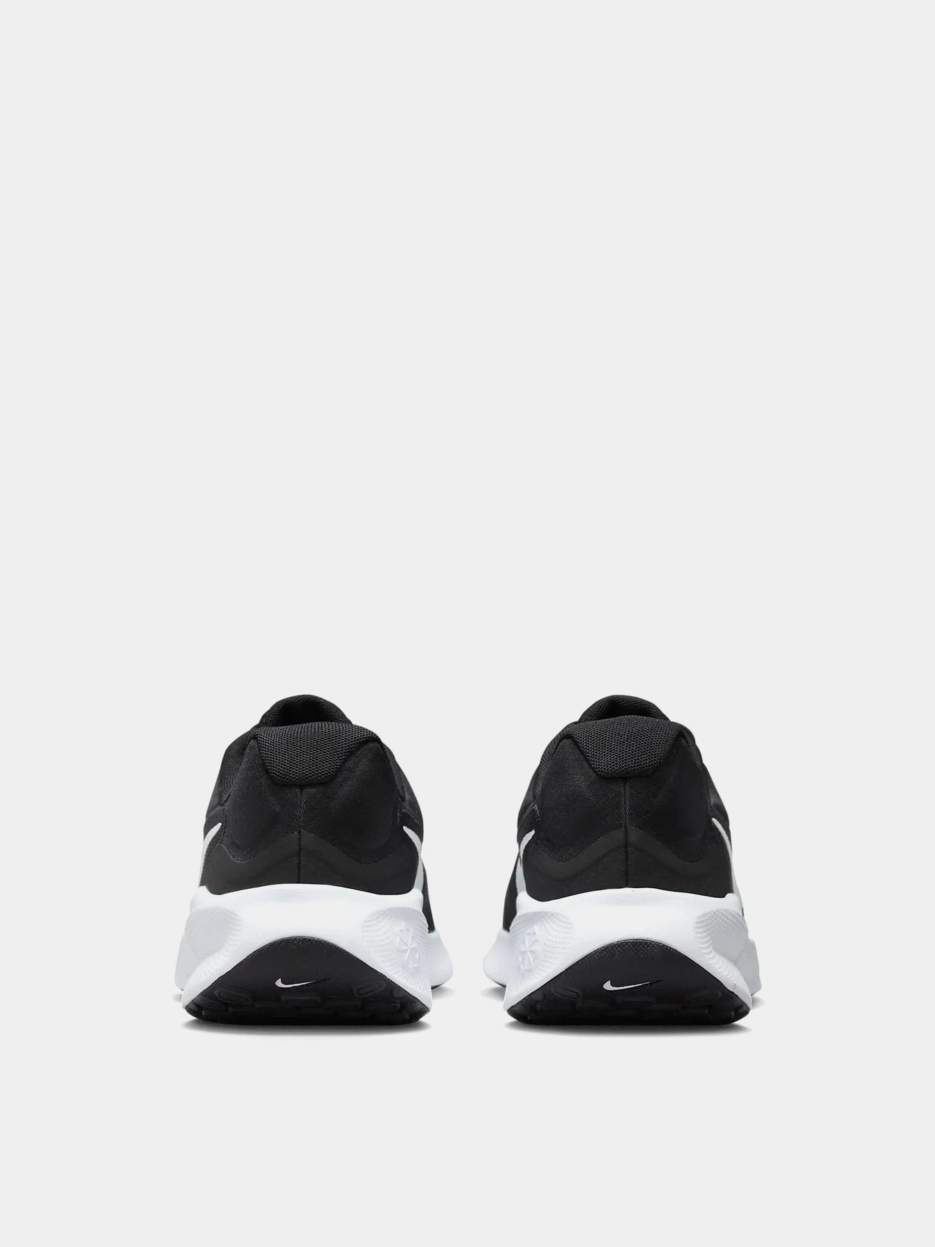 Кроссовки NIKE REVOLUTION 7 модель FB2207-001 Фото