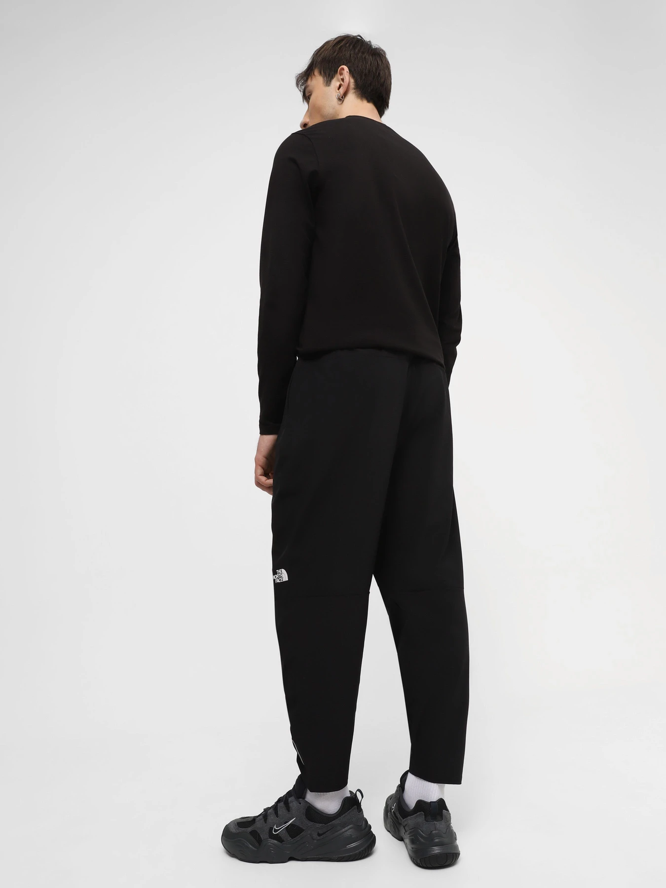 Кросівки NIKE TECH HERA модель FJ9532-001 Кросівки NIKE TECH HERA модель FJ9532-001 Фото