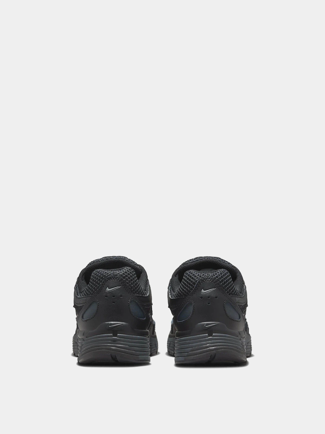 Кросівки NIKE P-6000 модель FQ8732-010 Фото
