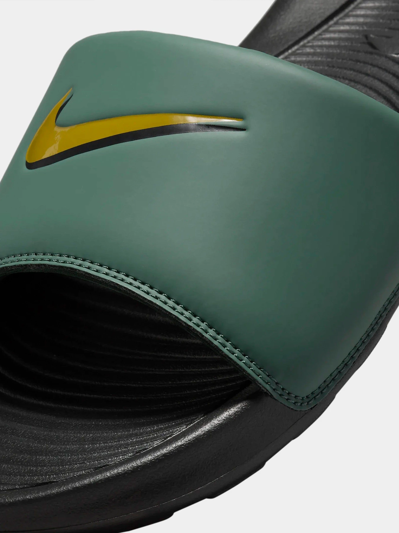 Шльопанці NIKE VICTORI ONE модель FZ1395-002 Шльопанці NIKE VICTORI ONE модель FZ1395-002 Фото
