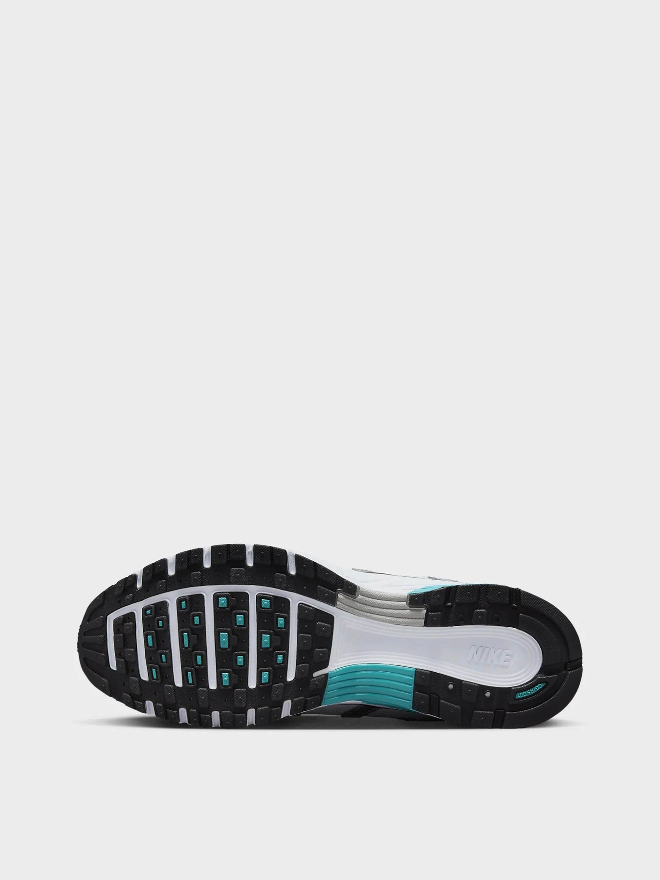 Кроссовки NIKE P-6000 модель CD6404-103 Кроссовки NIKE P-6000 модель CD6404-103 Фото
