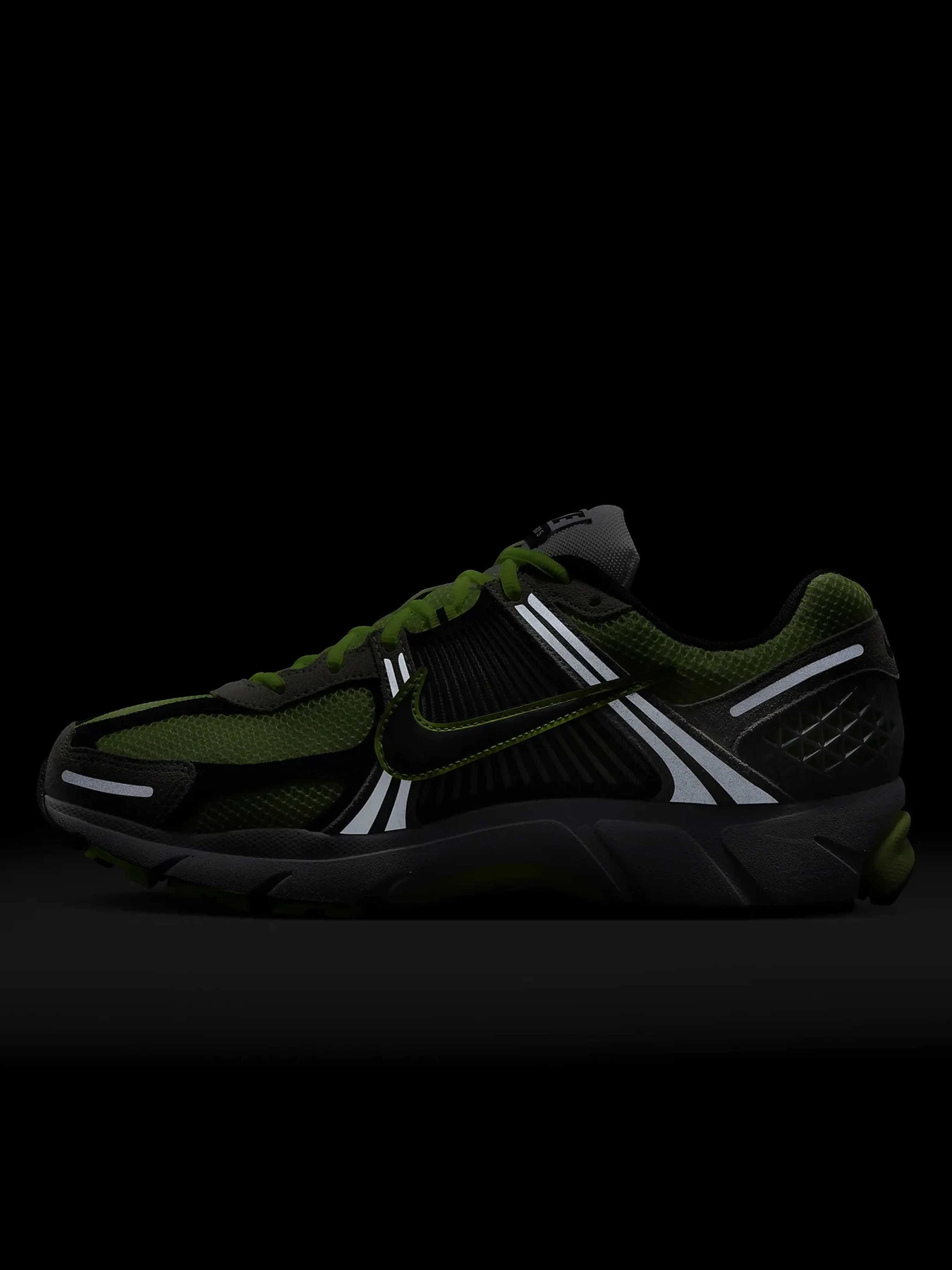 Кросівки NIKE ZOOM VOMERO 5 модель FB9149-701 Кросівки NIKE ZOOM VOMERO 5 модель FB9149-701 Фото