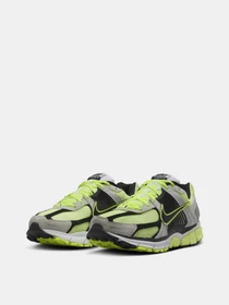 Кросівки NIKE ZOOM VOMERO 5 модель FB9149-701 Фото