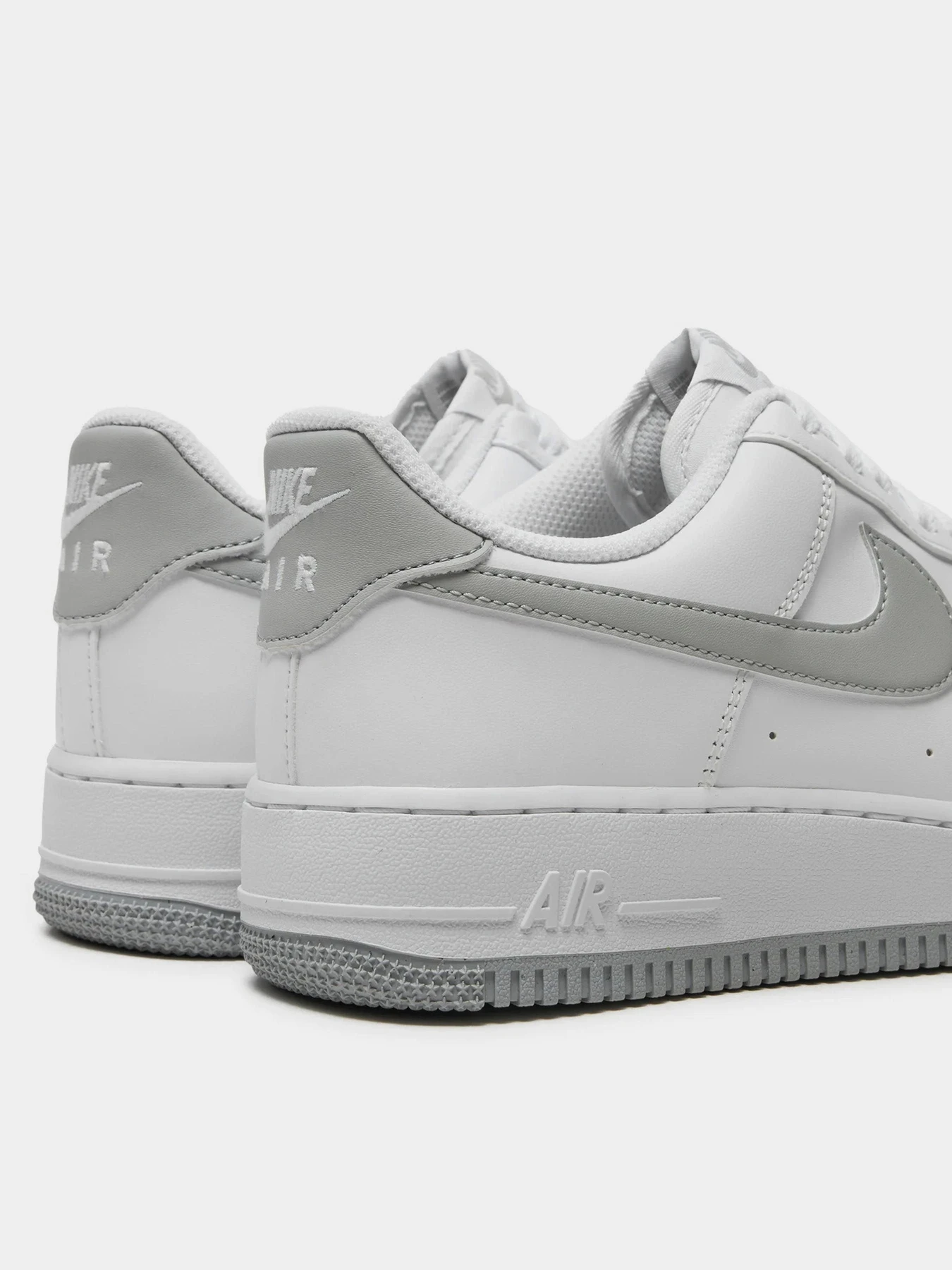 Кеди NIKE AIR FORCE 1 '07 модель FJ4146-100 Кеди NIKE AIR FORCE 1 '07 модель FJ4146-100 Фото